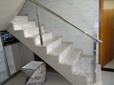 Escadas de Vidro e Inox